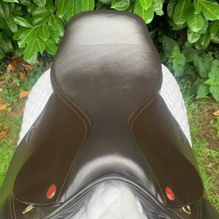Image 7 of Kent and Masters 17.5 inch cob saddle