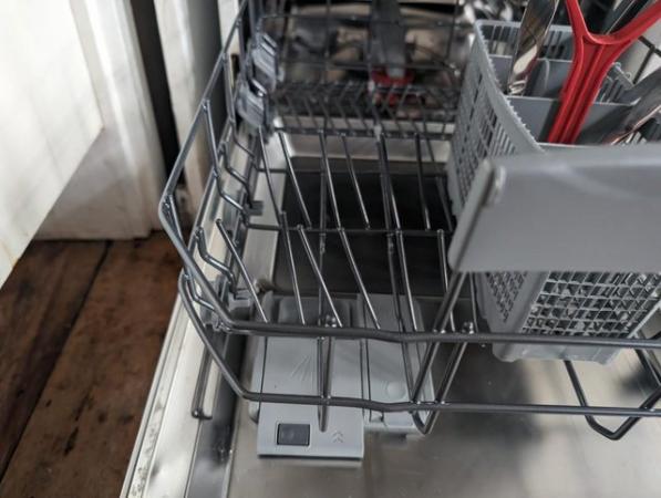 Image 3 of Slimline Dishwasher - 10 place settings A++ and quiet