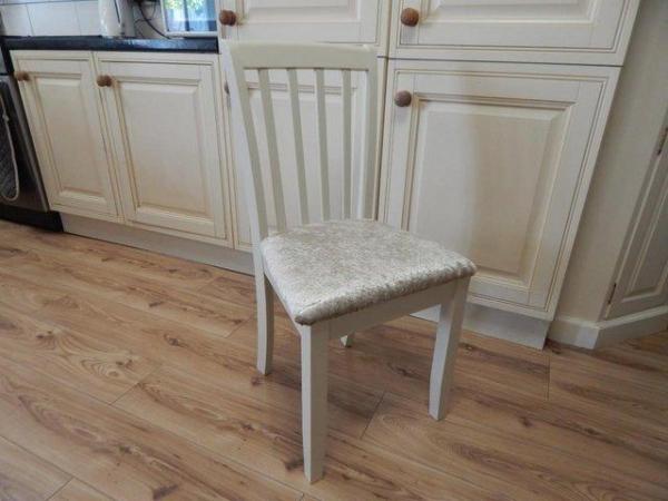 Image 10 of BEECH EXTENDING DINING TABLE / KITCHEN TABLE & 4 CHAIRS