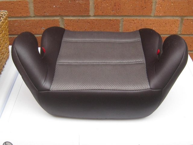 Preview of the first image of Halford's car booster seat.