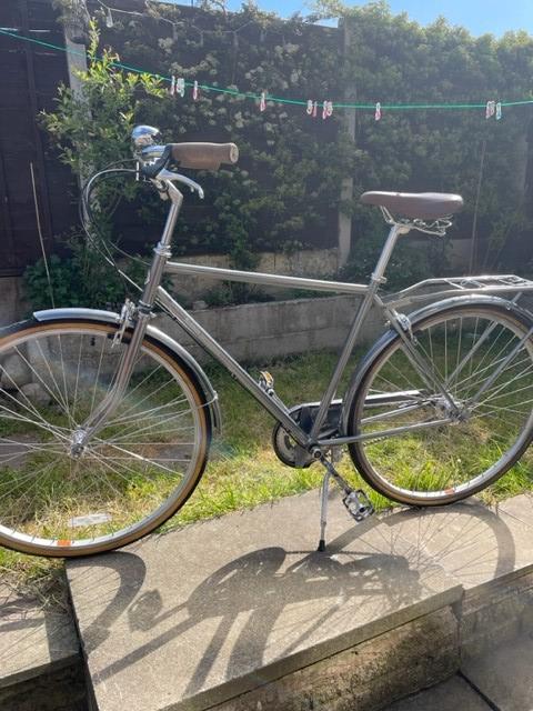 Preview of the first image of Bobbin Daytripper City bicycle in gun metal.