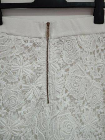 Image 10 of Quiz White Lined Skirt UK 14 Small Made Measures a UK 10