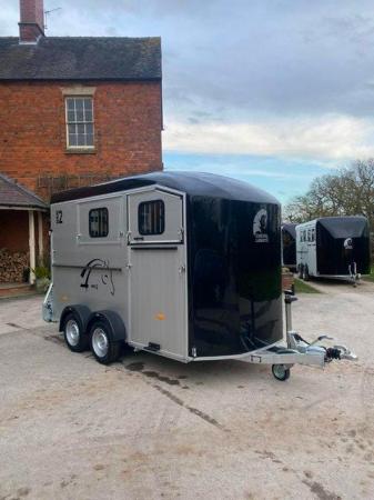 Image 2 of Cheval Liberte Maxi 2 With Tack Room Ramp/Barn Door & Spare