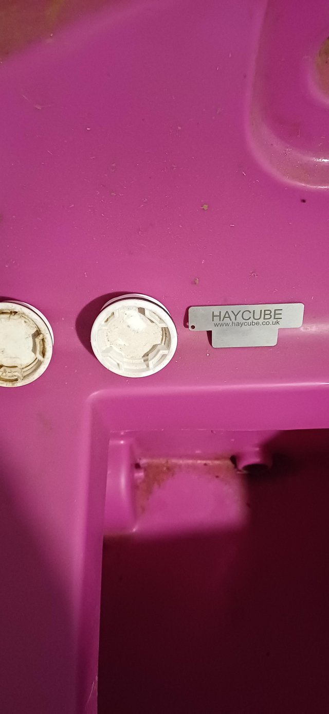 Preview of the first image of Haycube with Bar, Plugs & Key.