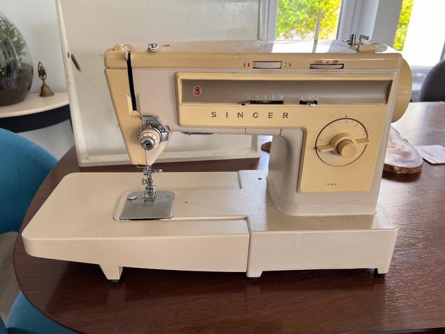 Preview of the first image of Singer Stylist 533 Sewing Machine.