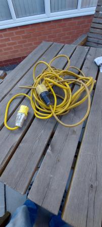 Image 2 of 110v yellow extension lead