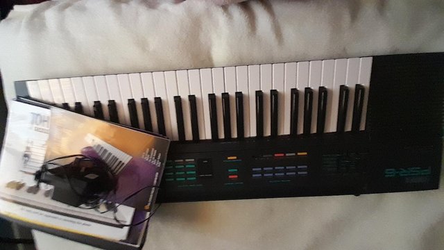 Yamaha PSR-6 Keyboard with stand — photo 2 of 2
