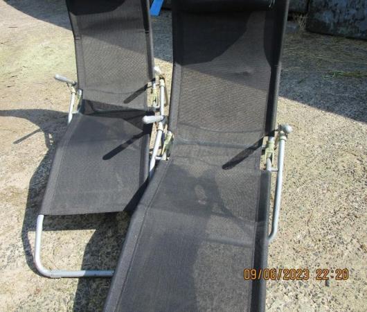 Image 2 of pair of scottish deck chairs with carry bags & 2 loungers