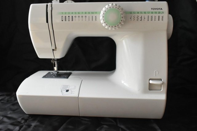 Image 3 of Toyota Sewing Machine Model CU17 - RS2000 Series
