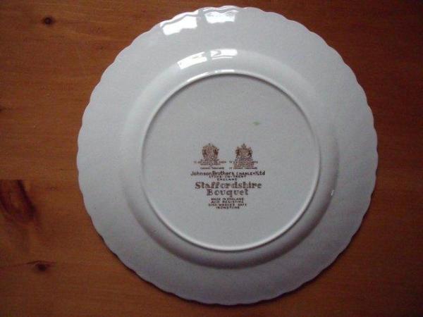 Image 3 of Vintage Johnson Bros 'Staffordshire Bouquet' dinner plate.