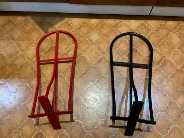 Image 2 of Stubbs red saddle rack & black saddle rack