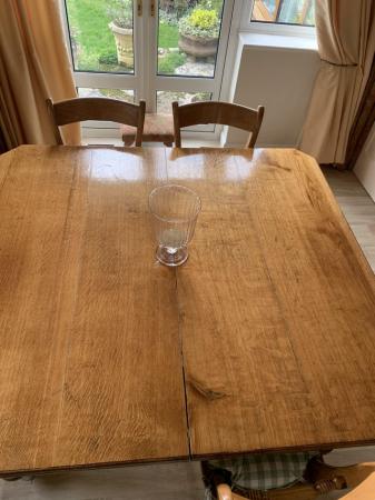Image 3 of Beautiful Victorian Oak Table