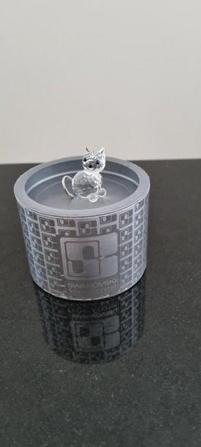 Preview of the first image of Swarovski miniature cat variation 2.