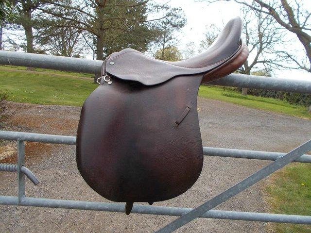 Preview of the first image of JEFFRIES BROWN LEATHER GP SADDLE 17" WIDE.