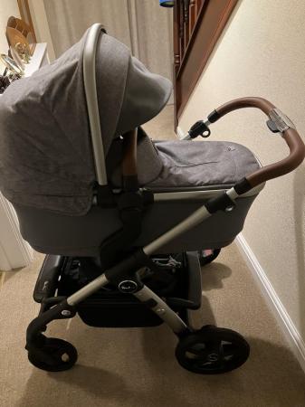 Image 2 of New Silver Cross Wave Pram& carrycot only