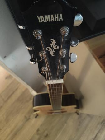 Image 3 of Guitar YAMAHA excellent condition