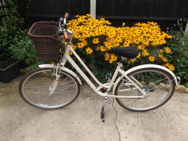 Image 1 of Giant Ladies Cream Cycle with Basket. In Excellent condition