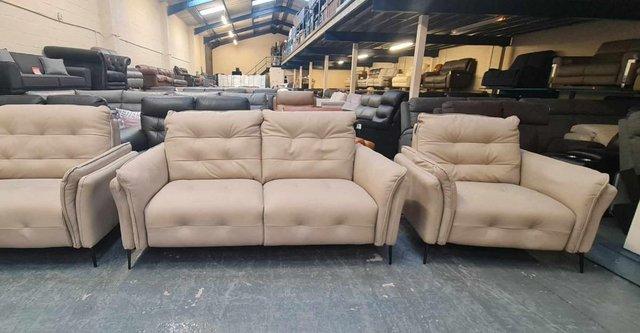 Image 14 of Bolzano cream leather 3+2 seater sofas and armchair