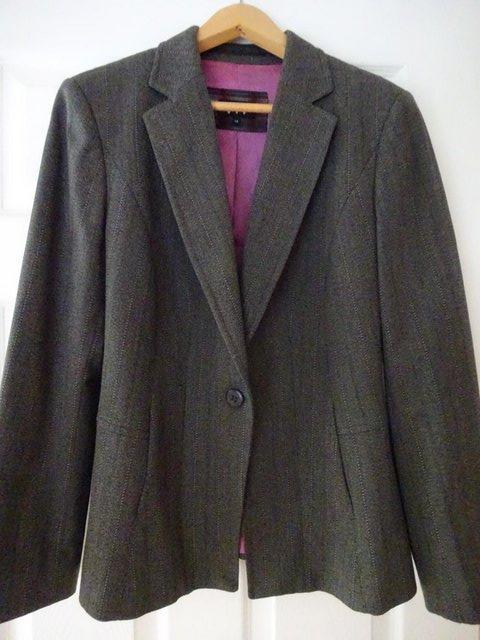 Preview of the first image of PER UNA/MARKS AND SPENCER SMART GREY MIX JACKET-SIZE 14.