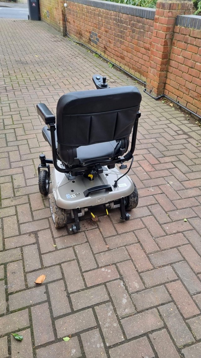 Preview of the first image of Electric wheelchair careco I-Go Crest.