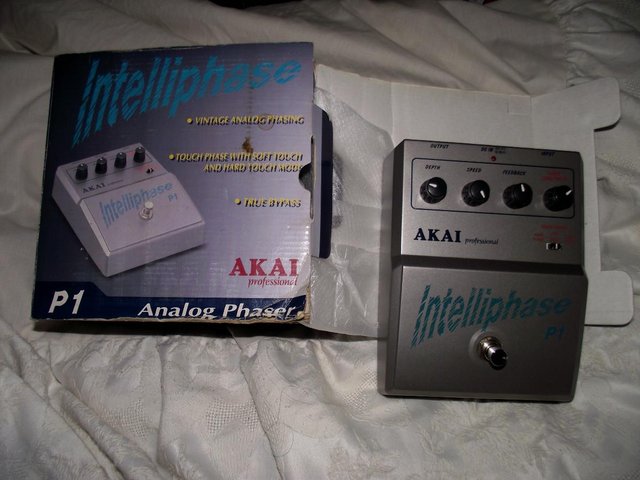 Preview of the first image of guitar pedal analog phaser..
