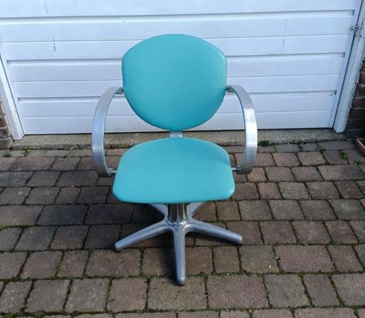 Image 3 of Hairdresser/Salon Hydraulic Lift Chairs x 3