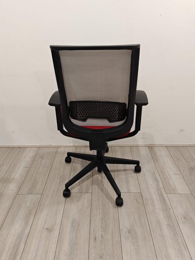 Preview of the first image of Steelcase Reply Office Task Chair.