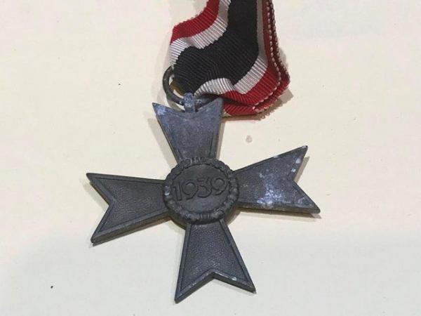 Image 5 of German Soldiers Combat medal Second World War