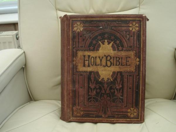 Image 3 of Vintage Bibles x 2 collection only as to heavy to post.