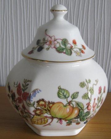 Image 1 of Aynsley 'Somerset' six sided Trinket Pot