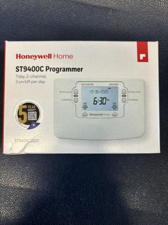 Image 3 of Honeywell Home ST9400C Programmer