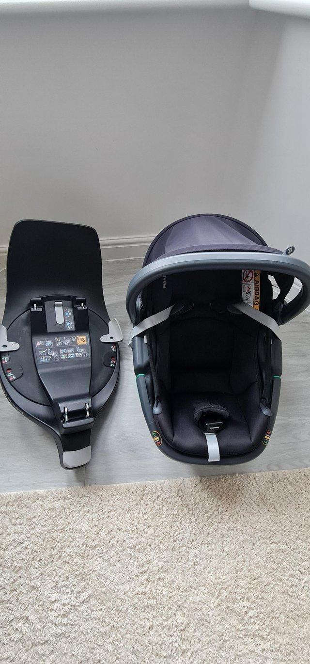 Preview of the first image of Used Maxi cosi coral 360 baby seat & Familyfix 360 Isofix Ba.