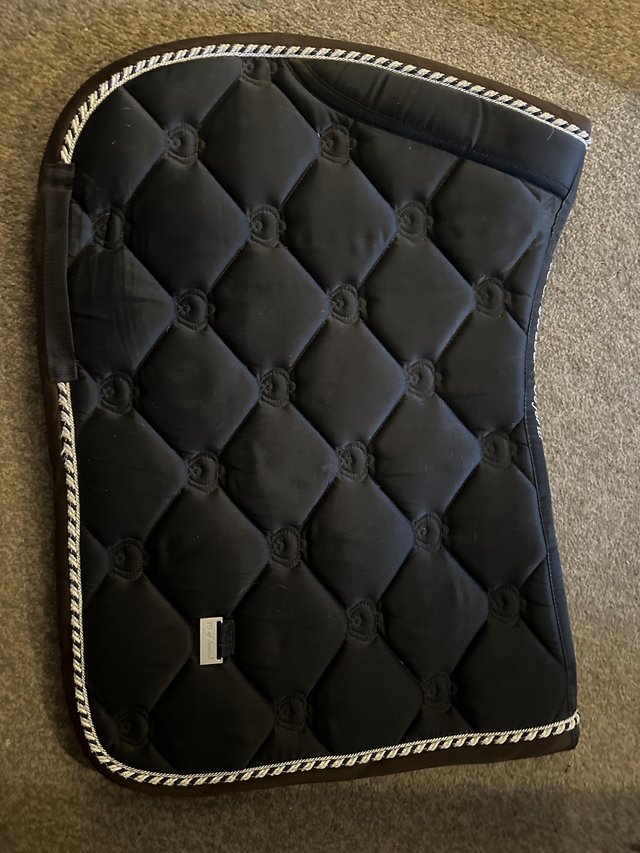 Preview of the first image of PS of Sweden saddle pad.