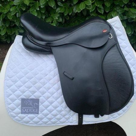 Image 9 of Kent And Masters 17 inch Cob saddle