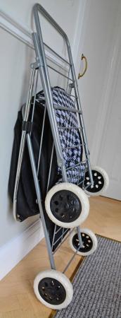 Image 3 of Foldable shopping trolley in excellent condition