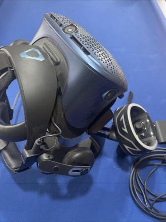 Image 3 of Virtual reality headset