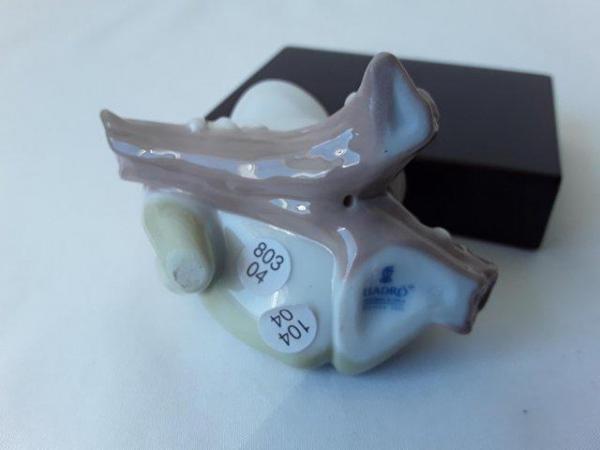 Image 2 of NEW RARE LLADRO 8037 LUCKY FROG (TREE FROG) WITH STAND