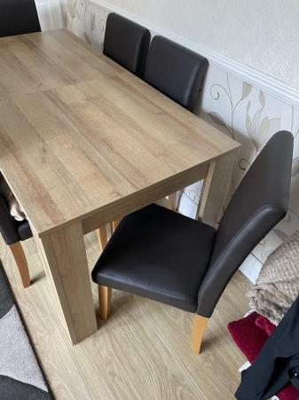 Image 2 of Miami solid oak extendable table and 6 chairs