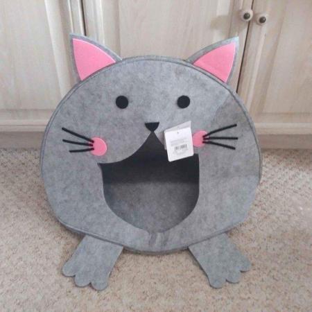 Image 5 of NEW WITH TAGS CAT HOUSE WITH CUSHION