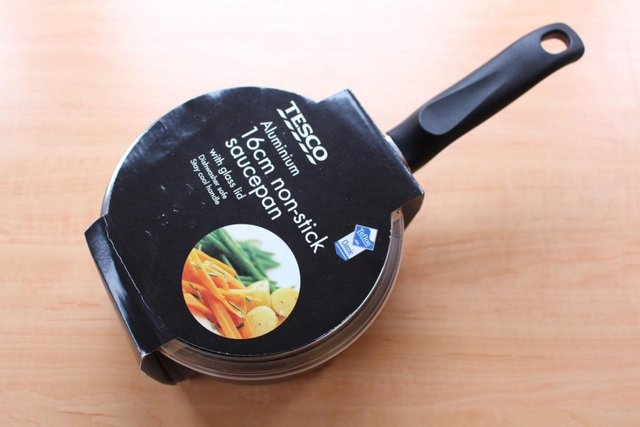 Preview of the first image of Tesco 16cm Non-Stick Saucepan.