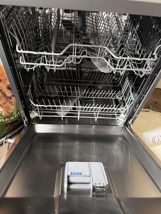 Preview of the first image of Freestanding 60cm Beko dishwasher, 4 months old.