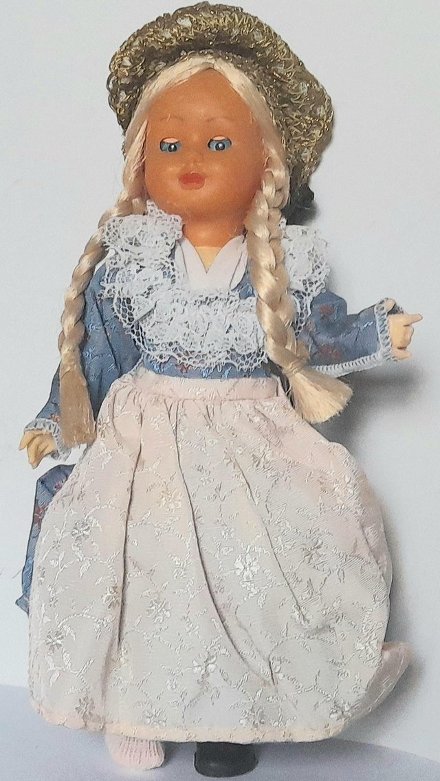 Preview of the first image of ADELE ** NORTH EUROPEAN DOLL 18 cm tall  VERY GOOD.