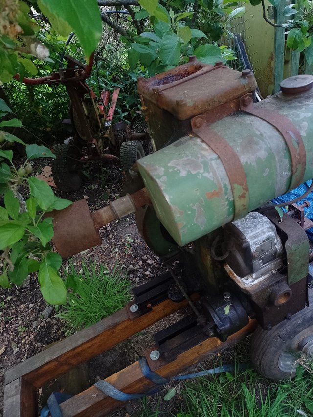 Preview of the first image of Lister D stationary engine.