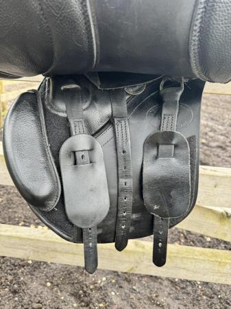 Image 2 of 17” black K&M LGC S-Series Saddle