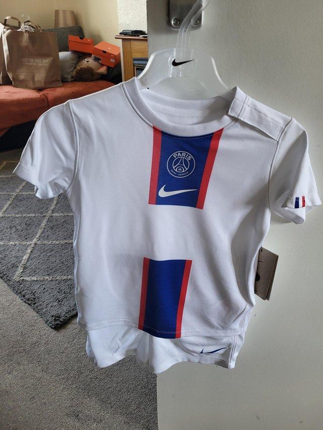 Preview of the first image of PSG football strip size 24 to 36 months.
