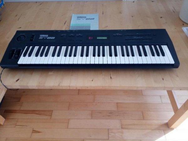 Image 3 of Yamaha SY22 synthesizer keyboard Rare 80s Vintagemidi