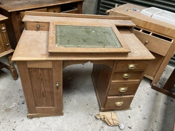 Image 1 of Oak antique working desk