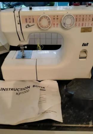 Image 1 of Sewing machine with cover pedal and insulation