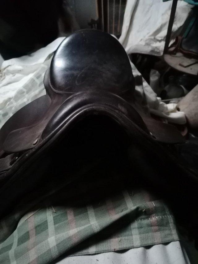 Preview of the first image of Wide fit pony saddle ex condition can post.