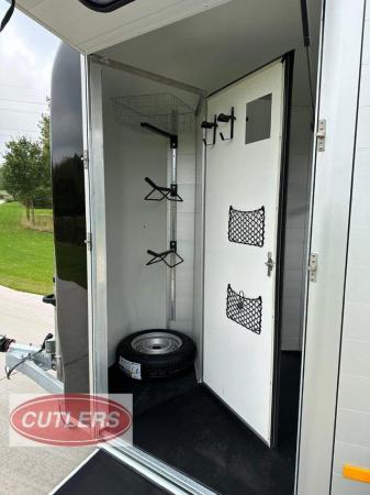 Image 24 of Cheval Liberte Touring Country XL Horse Trailer Tack Room BR